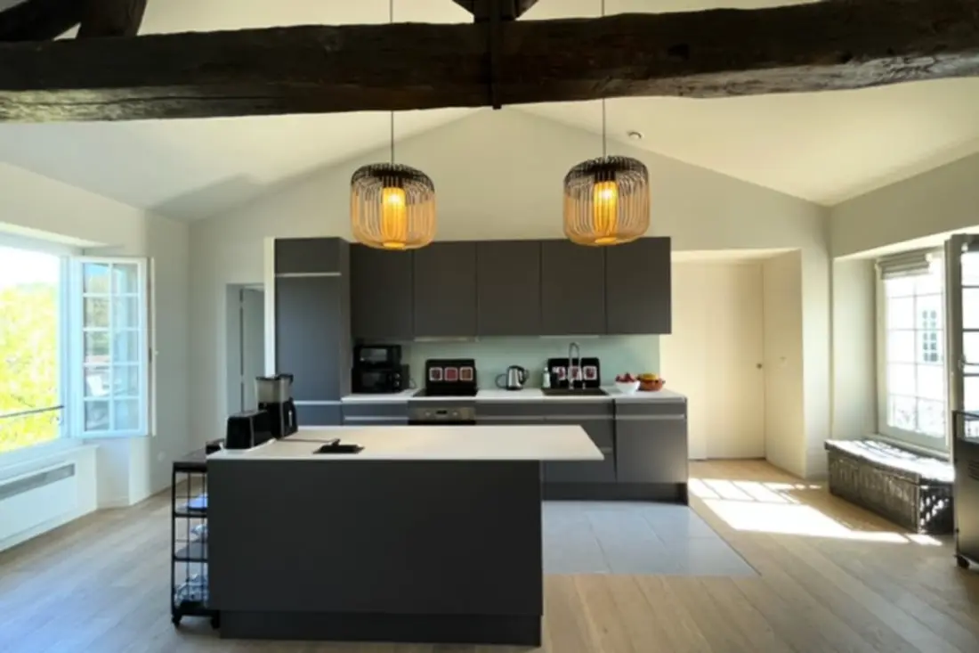 Incantevole 80m2 Vicino al Porto Vecchio!