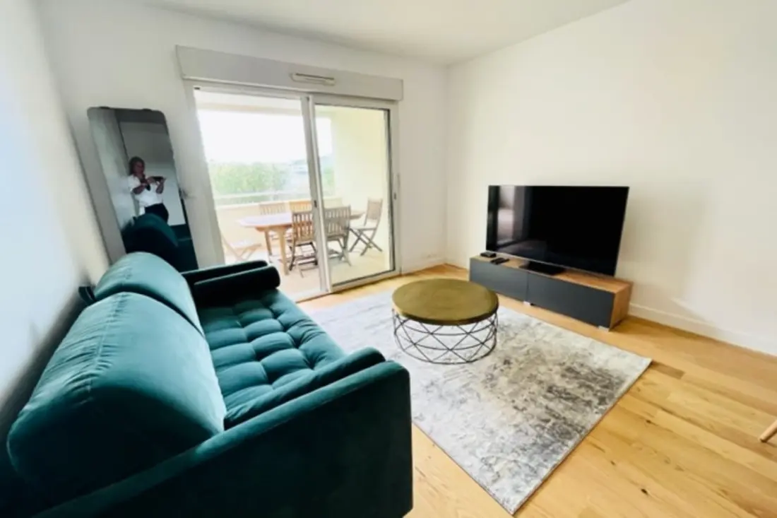 Bájos teraszos apartman kilátással a tóra