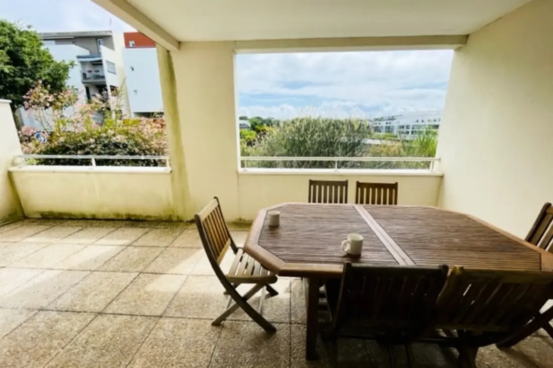 Bájos teraszos apartman kilátással a tóra