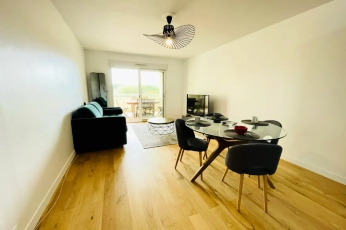 Bájos teraszos apartman kilátással a tóra