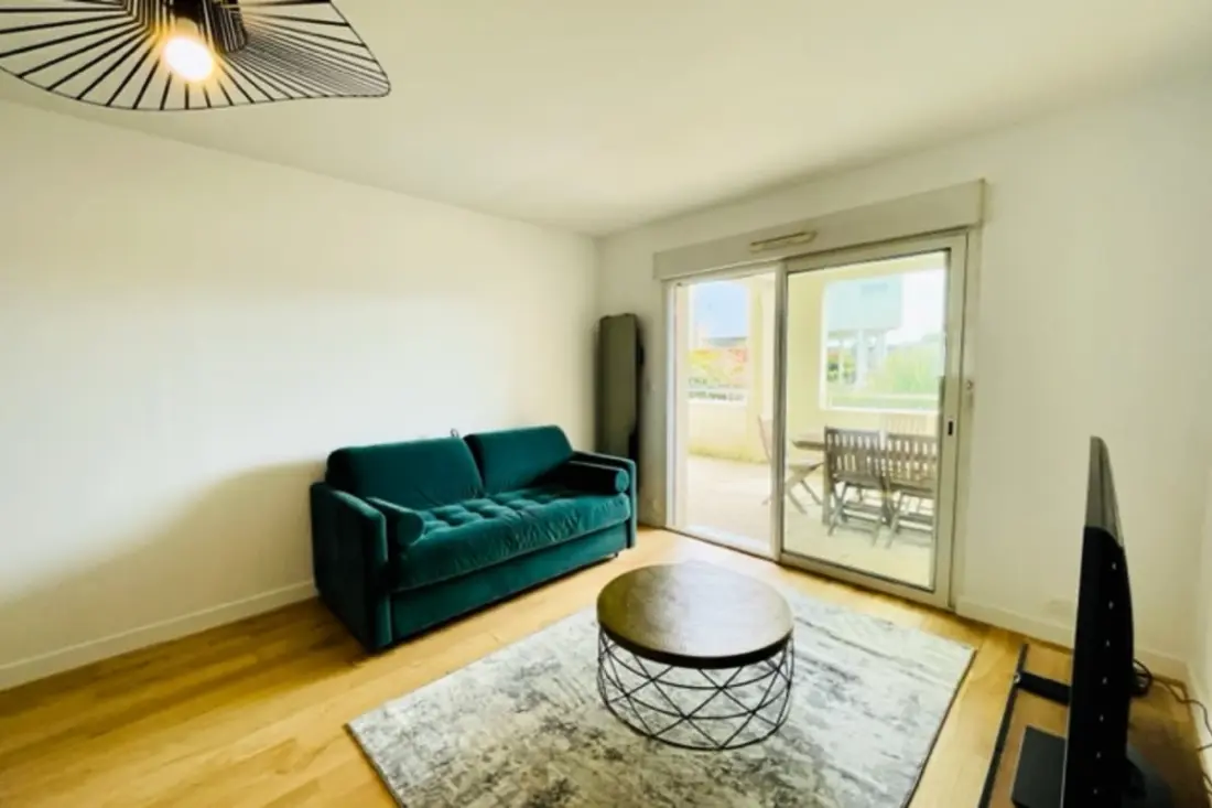 Bájos teraszos apartman kilátással a tóra