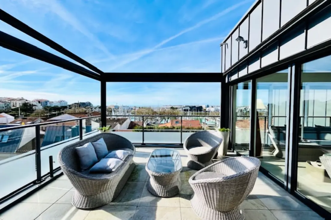 Vista mare del tetto eccezionale con piscina privata