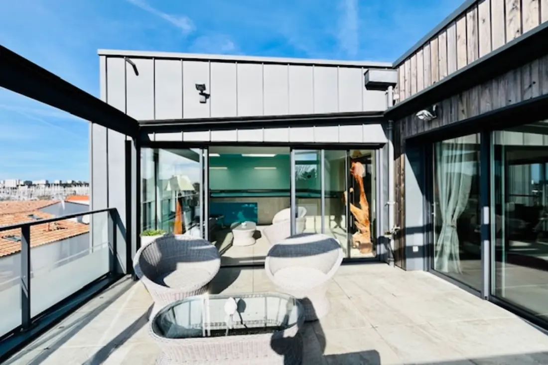 Vista mare del tetto eccezionale con piscina privata