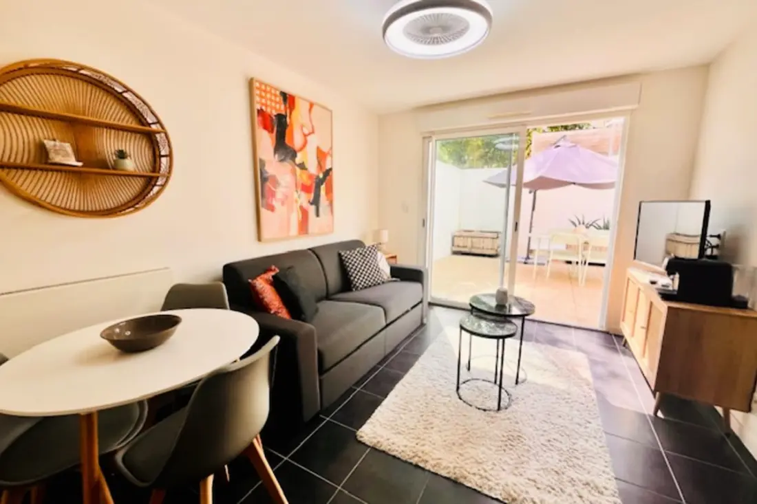 Charming Apartment De La Plage közelében