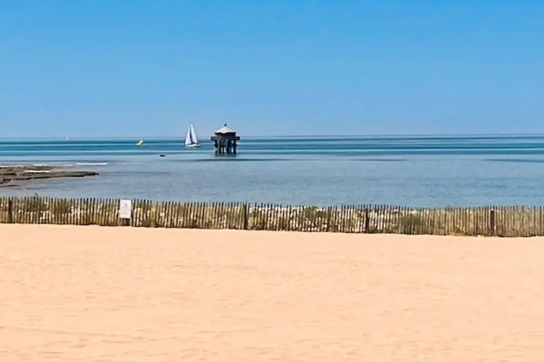 Charming Apartment De La Plage közelében