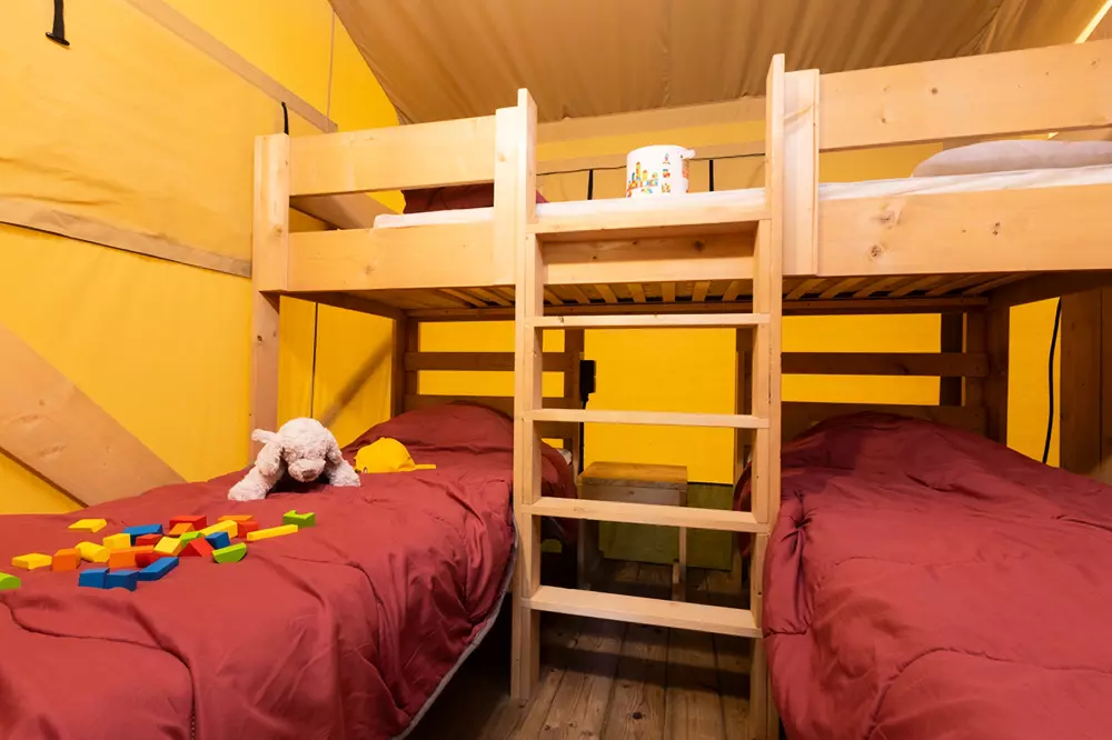 Le Camp de Florence (Vodatent)