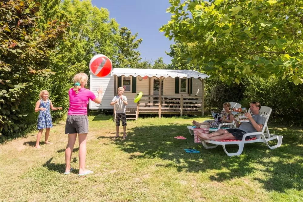 Le Camp de Florence (Vodatent)