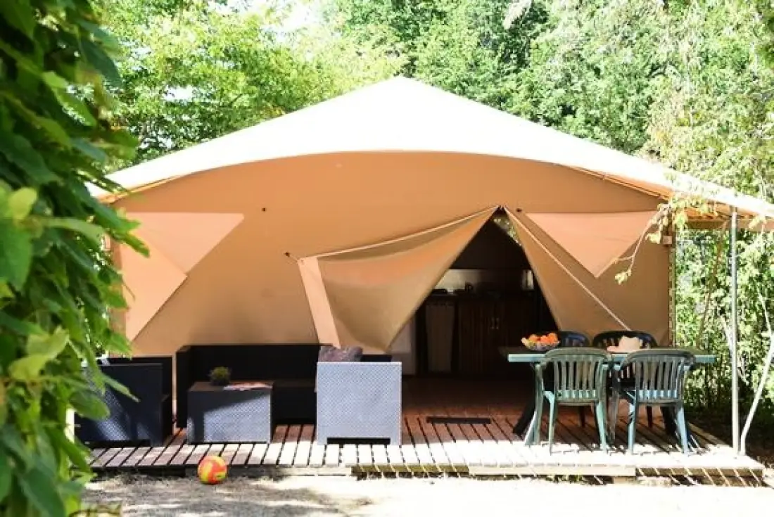 Le Camp de Florence (Vodatent)