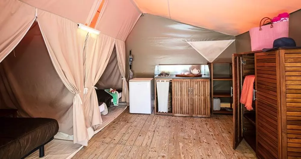 Le Camp de Florence (Vodatent)