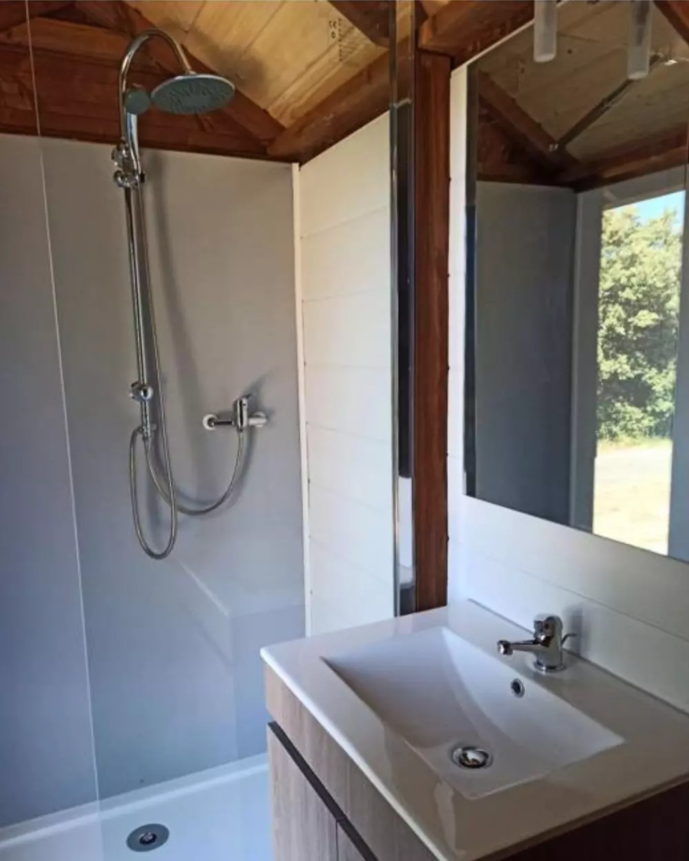 Le Camp de Florence (Vodatent)