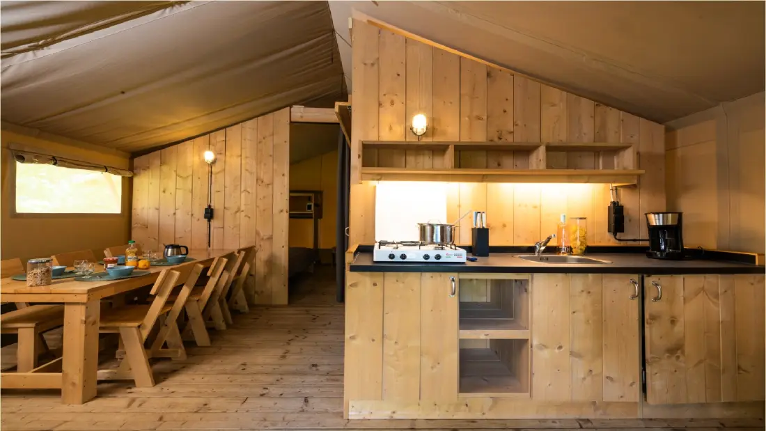 Le Camp de Florence (Vodatent)