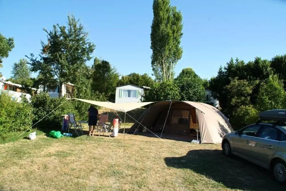 Le Camp de Florence (Vodatent)
