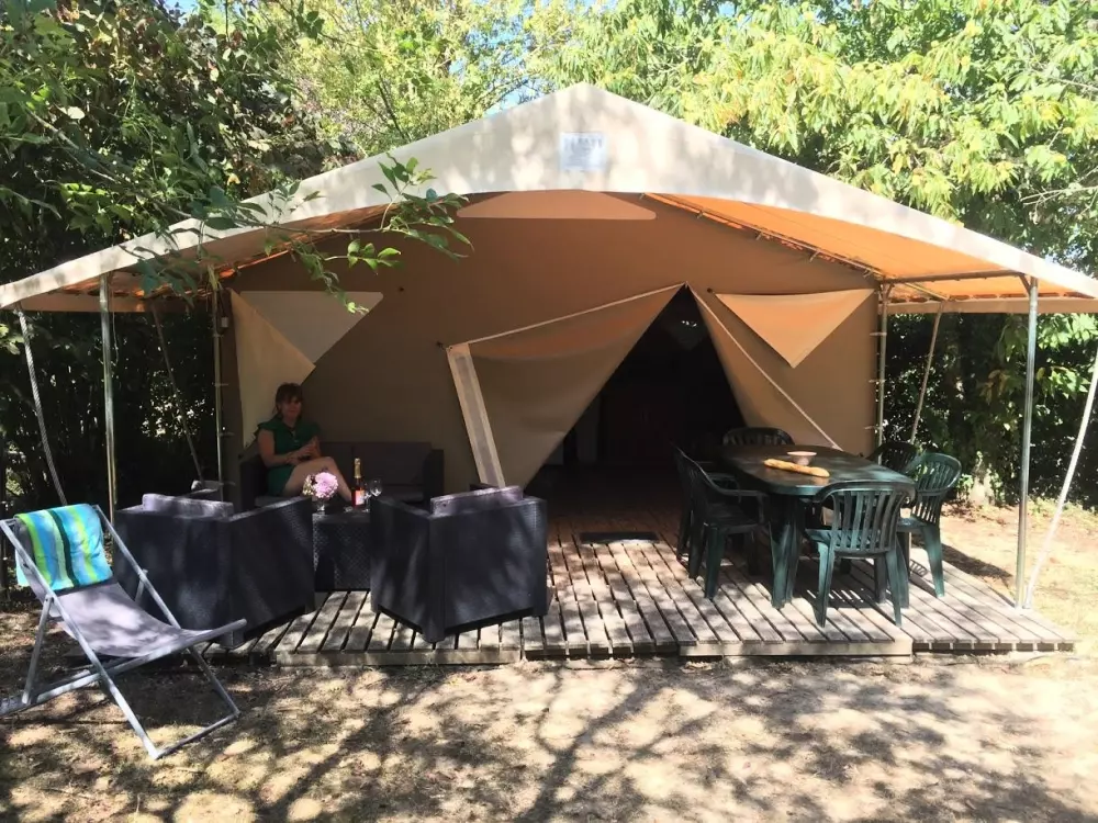 Le Camp de Florence (Vodatent)