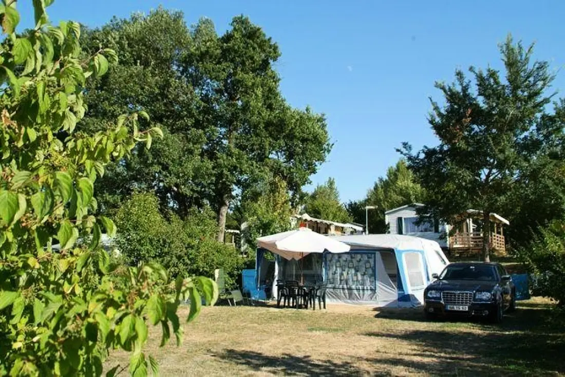 Le Camp de Florence (Vodatent)