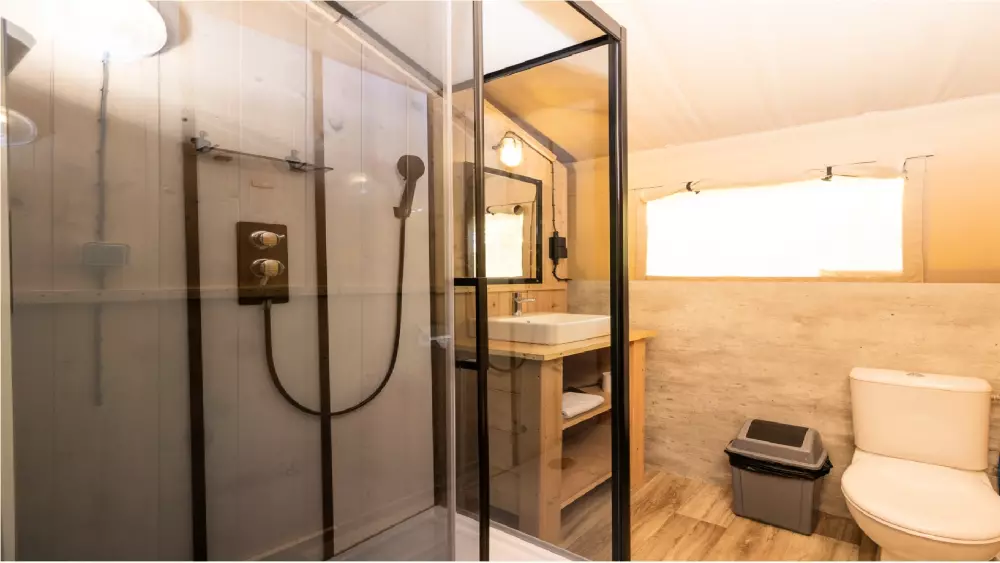 Le Camp de Florence (Vodatent)