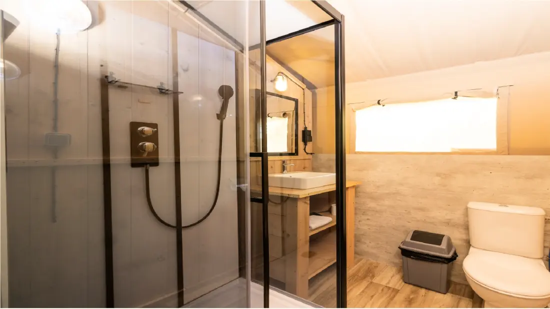 Le Camp de Florence (Vodatent)