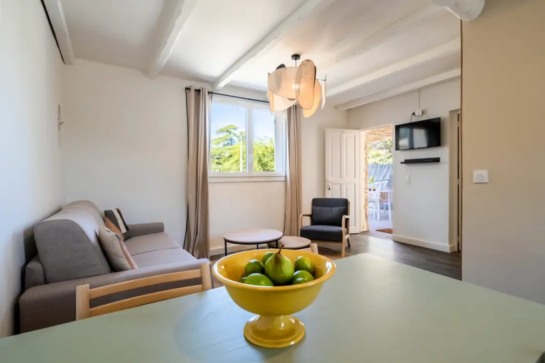 Szállás úszási medence nyugodt