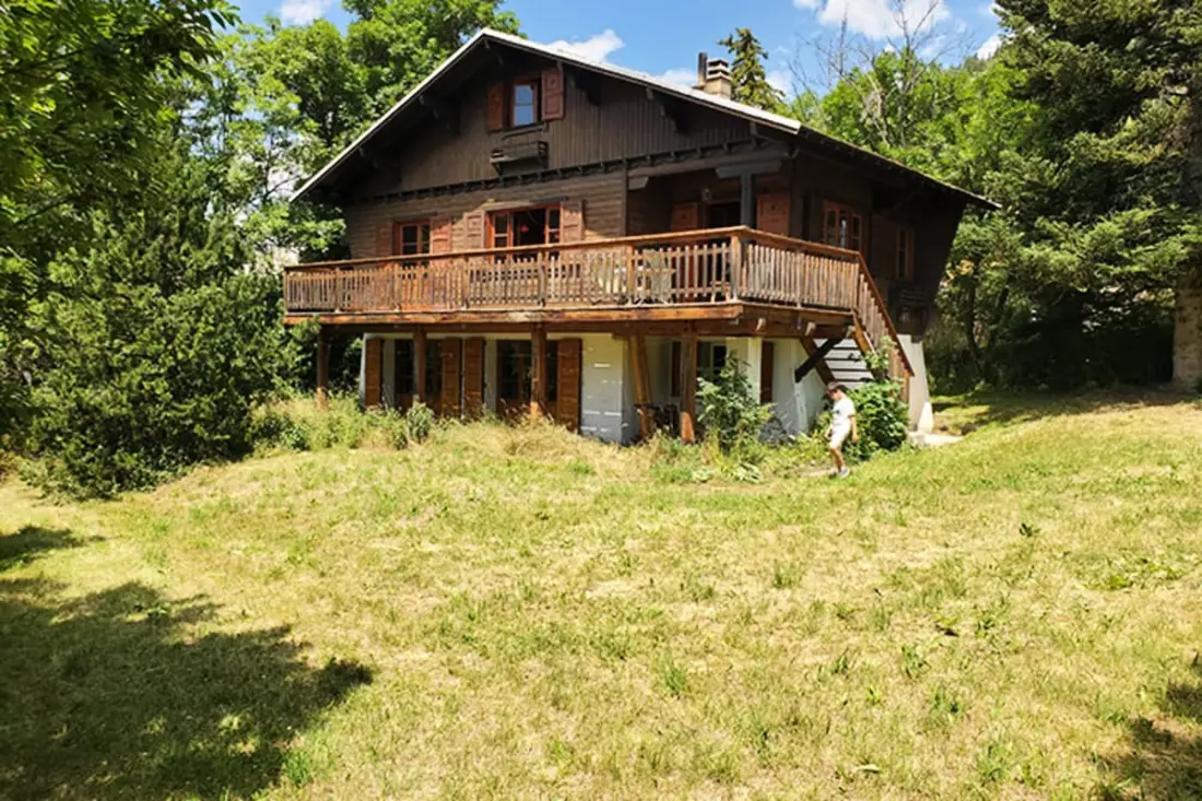 Chalet Alpin kandallóval, terasszal és kerttel