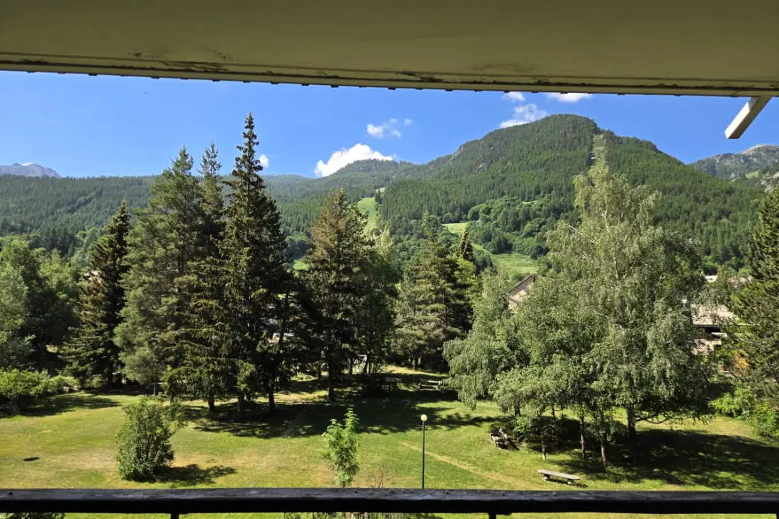 Studio Balkon und Bergblick in La Salle-les-alpes