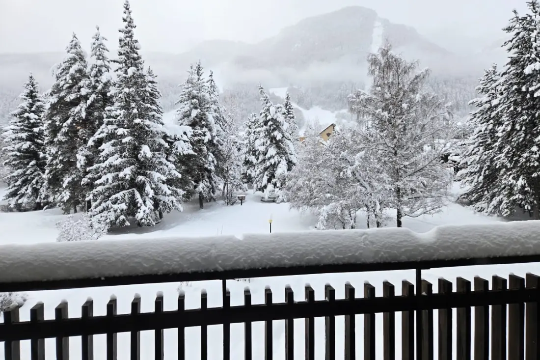 Studio Balkon und Bergblick in La Salle-les-alpes