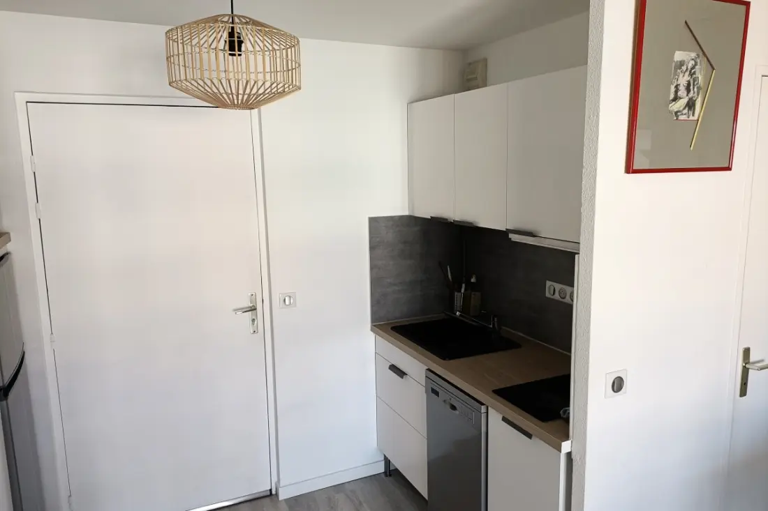 Apartment With Pool Close To The Beach