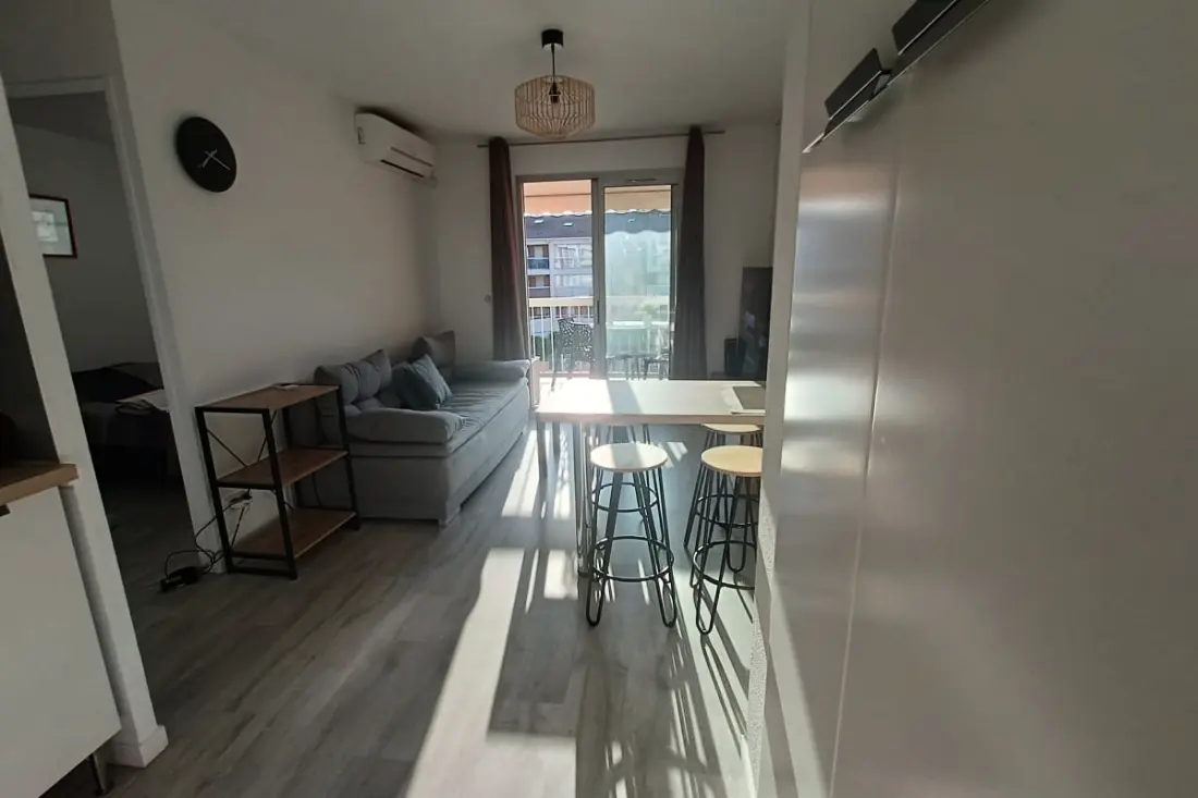 Apartment With Pool Close To The Beach