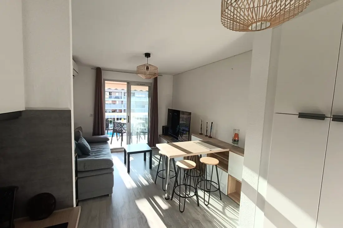 Apartment With Pool Close To The Beach