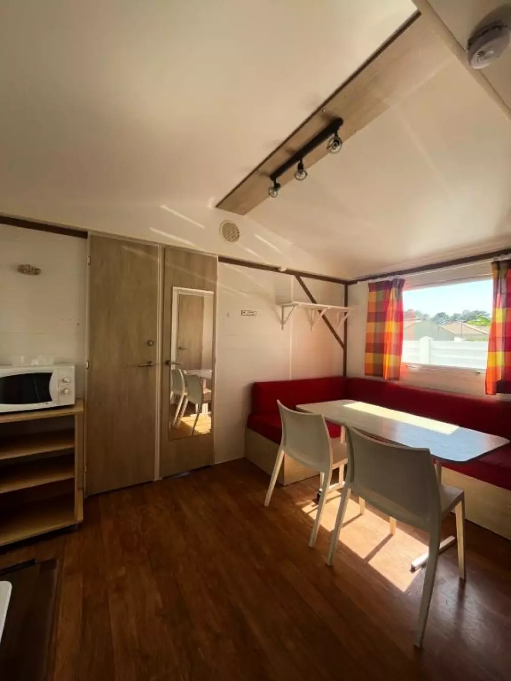 Flower Camping l'Escale du Perthuis 4 étoiles★★★★