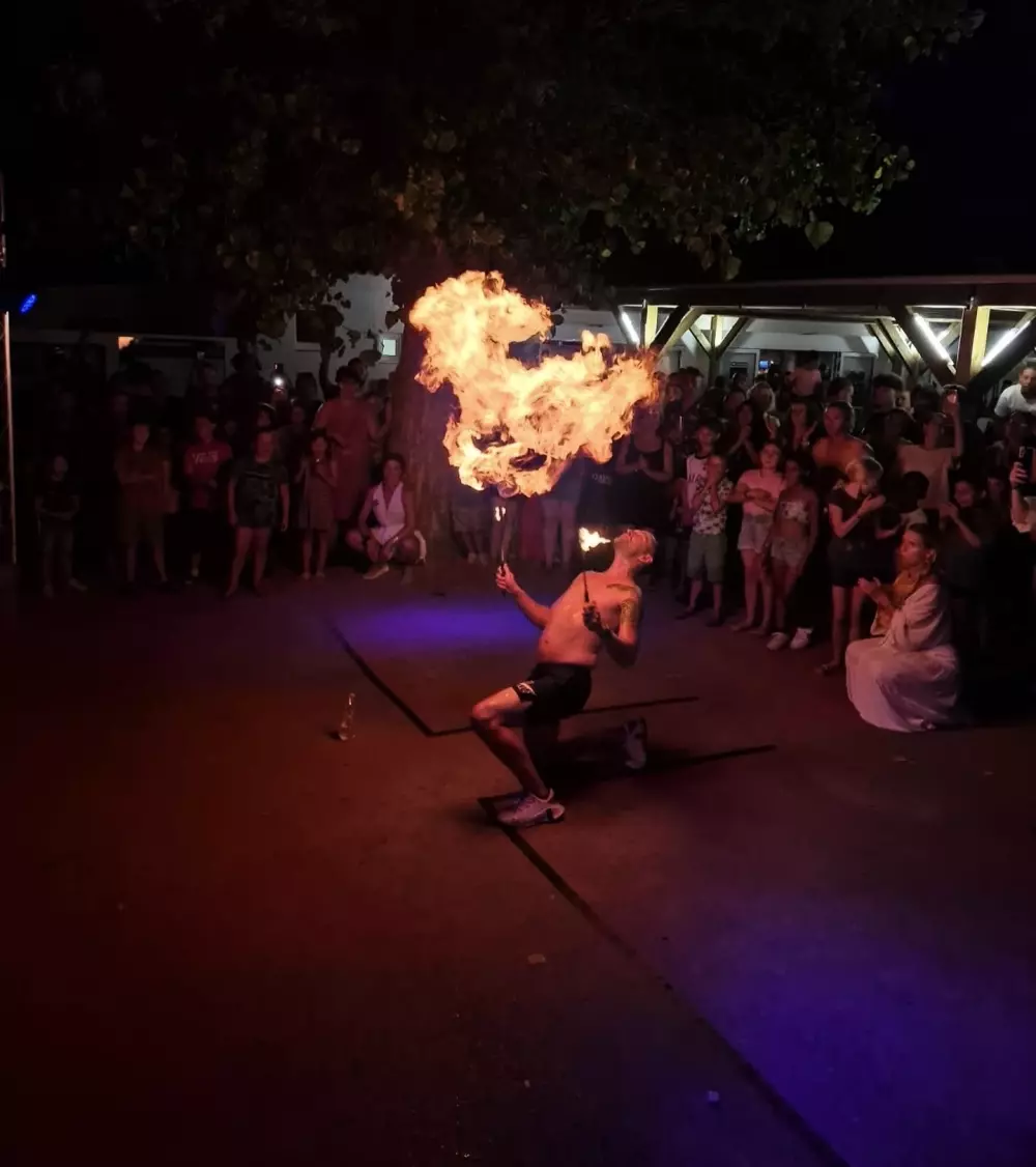 Flower Camping l'Escale du Perthuis 4 étoiles★★★★