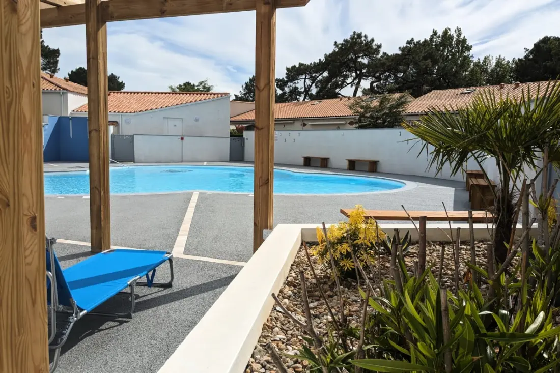 Gerenoveerd huis 2 stappen van het strand
