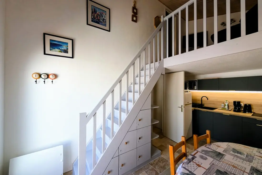 Gerenoveerd huis 2 stappen van het strand