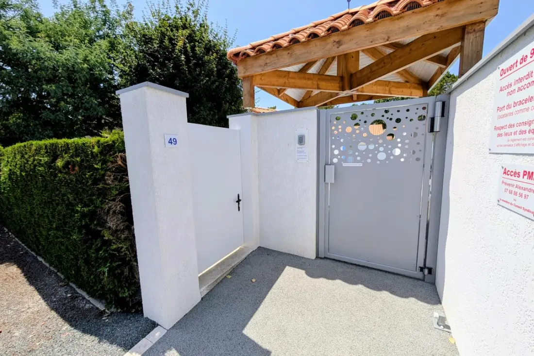 Gerenoveerd huis 2 stappen van het strand