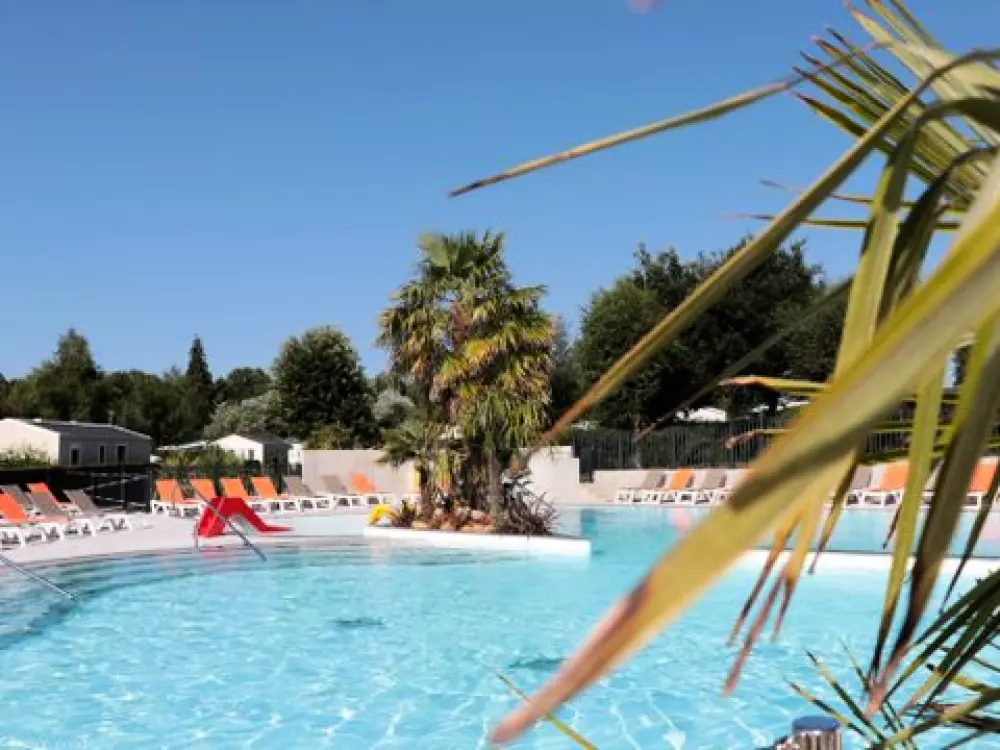 Camping Romanée - Kervilor 4 Sterne★★★★