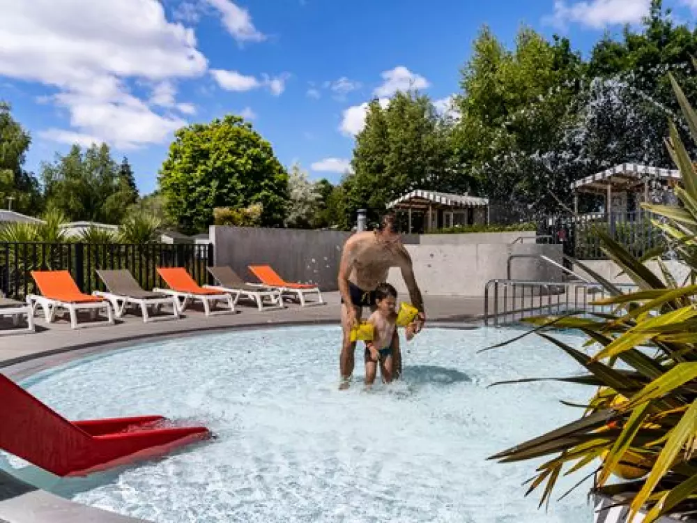 Camping Romanée - Kervilor 4 Sterne★★★★