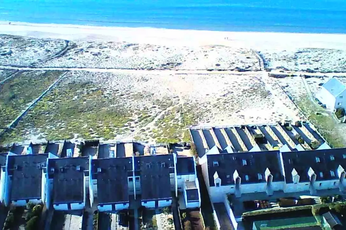 House Foots in Water with Direct Beach hozzáférés