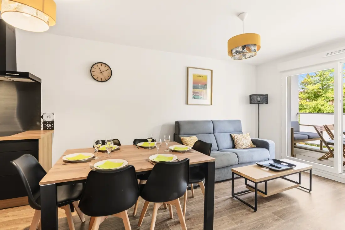 dalszöveg: Maeva Home