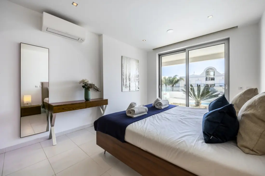 Zentuni Oceanfront