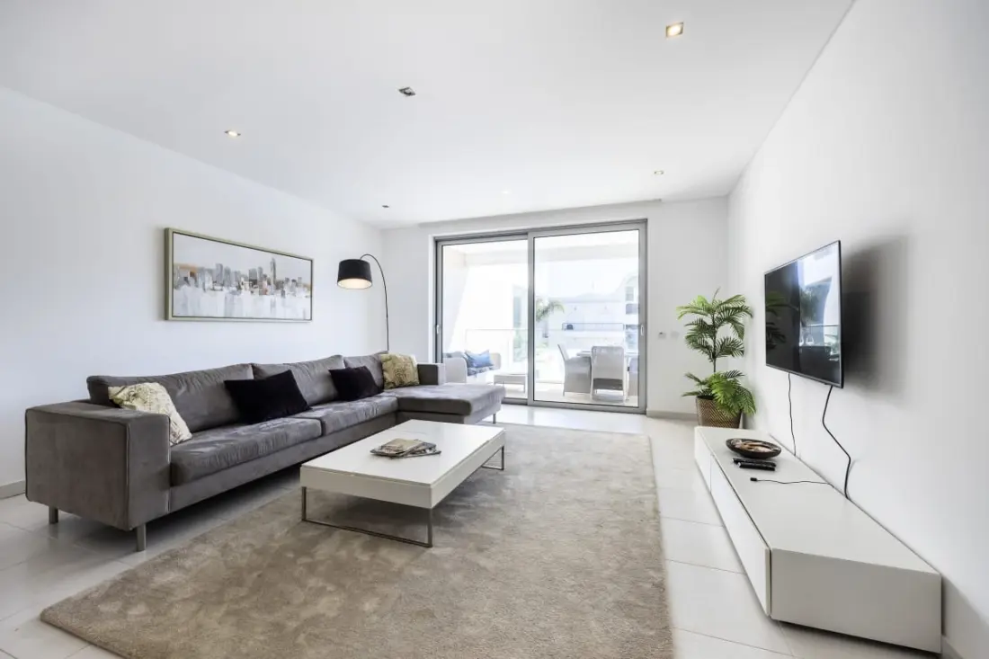 Zentuni Oceanfront
