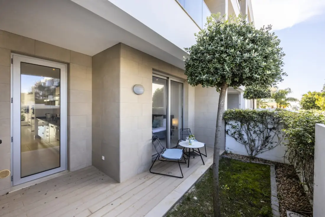 Zentuni Oceanfront