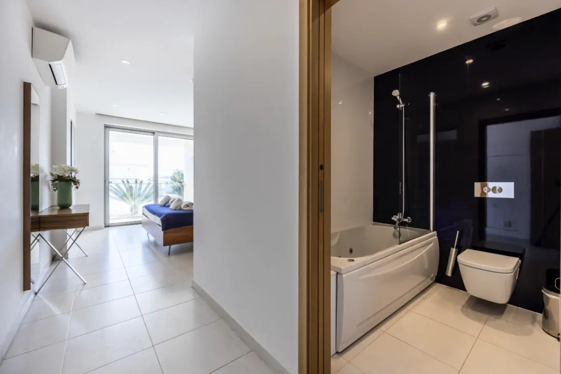 Zentuni Oceanfront