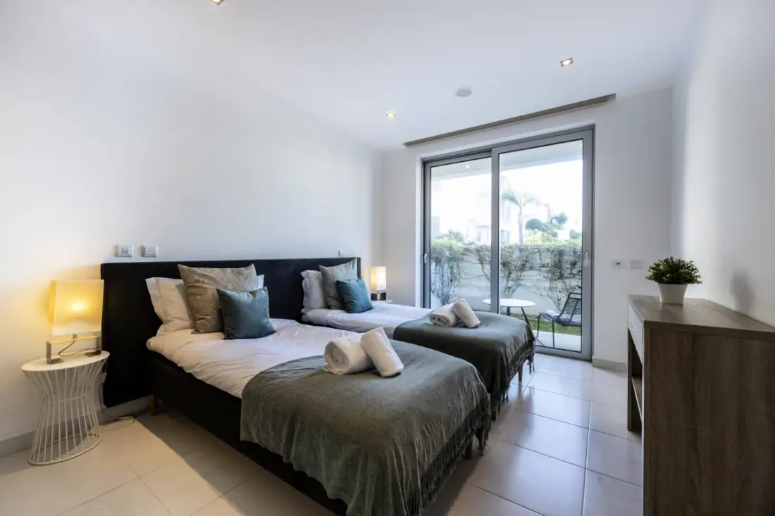 Zentuni Oceanfront