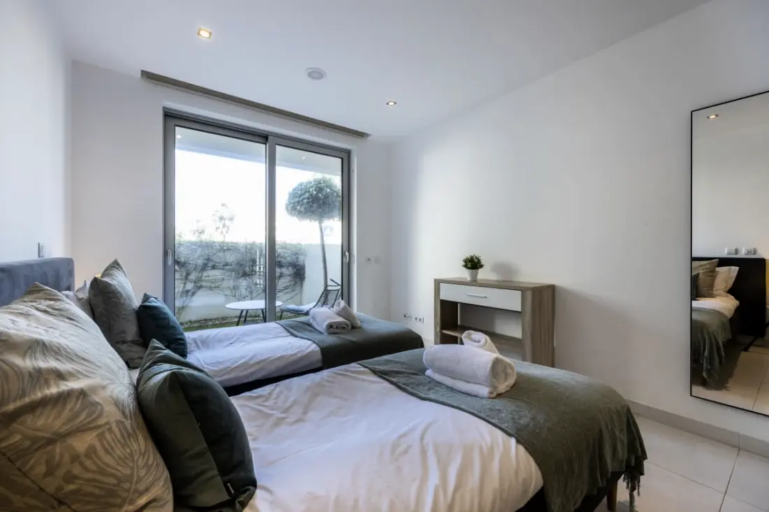 Zentuni Oceanfront