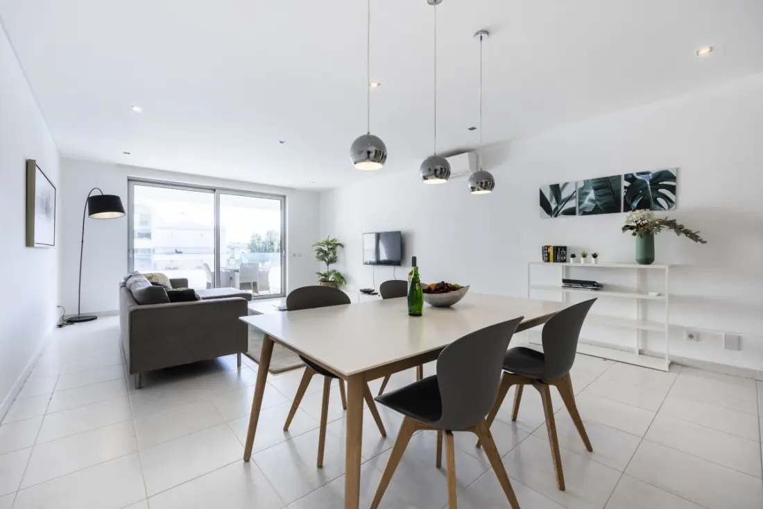 Zentuni Oceanfront