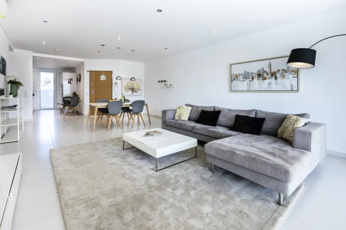 Zentuni Oceanfront