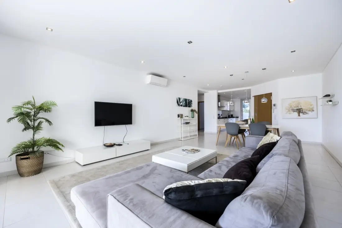 Zentuni Oceanfront