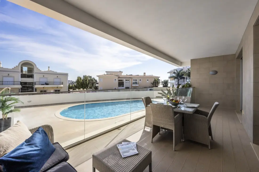 Zentuni Oceanfront