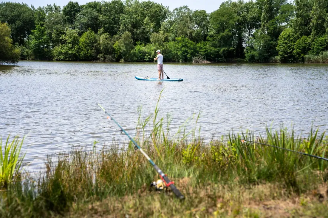 Villa Les Hauts Du Lac: 15 Pers, Úszómedence, Spa, Petanque & Lake