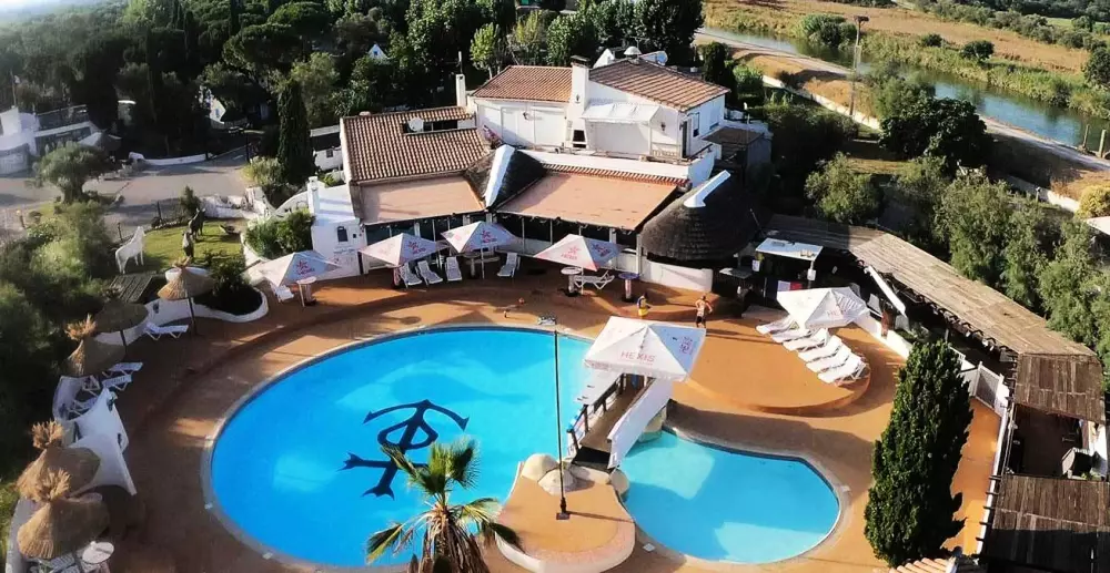 Camping Le Camarguais 4 Estrellas★★★★