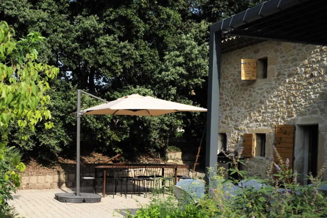 Maison Des Vignes: úszómedence és báj Laurisban
