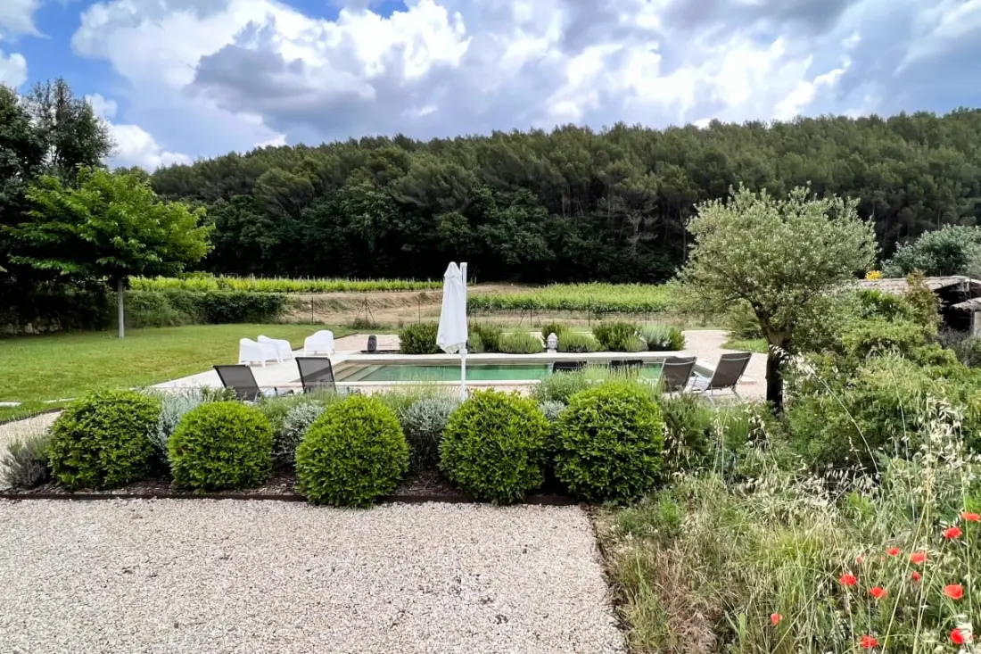 Maison Des Vignes: úszómedence és báj Laurisban